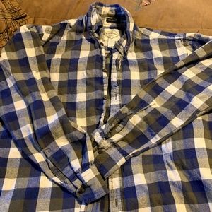 Lg St John's Bay Blue and Grey Plaid Flannel Shirt